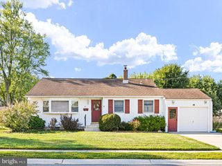 10 DAVIES RD, Newark, DE 19713