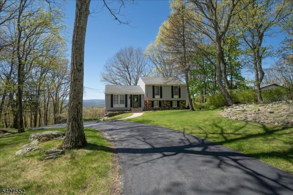103 Panorama Dr, Vernon Twp., NJ 07461