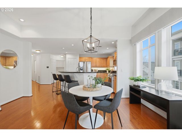 4884 Nw PROMENADE Ter 301, Portland, OR 97229