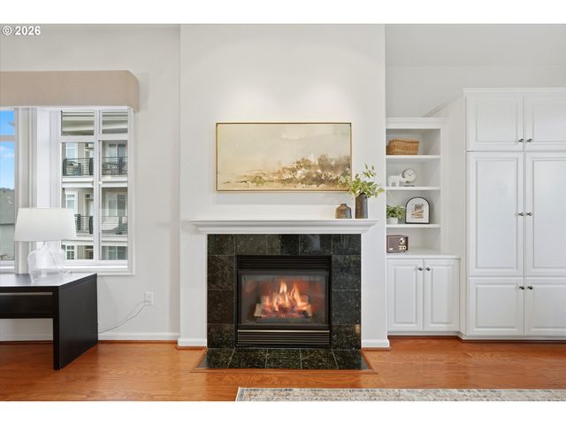 4884 Nw PROMENADE Ter 301, Portland, OR 97229