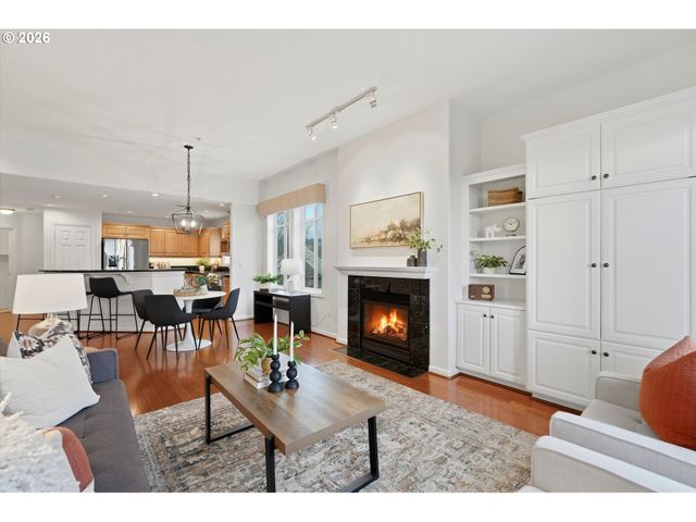 4884 Nw PROMENADE Ter 301, Portland, OR 97229