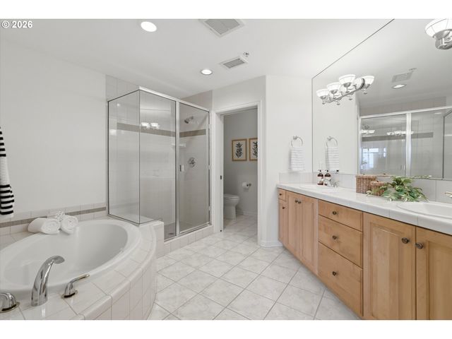 4884 Nw PROMENADE Ter 301, Portland, OR 97229