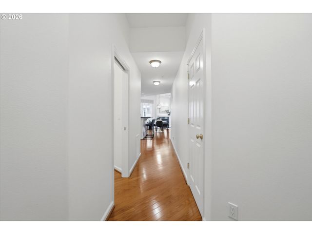 4884 Nw PROMENADE Ter 301, Portland, OR 97229