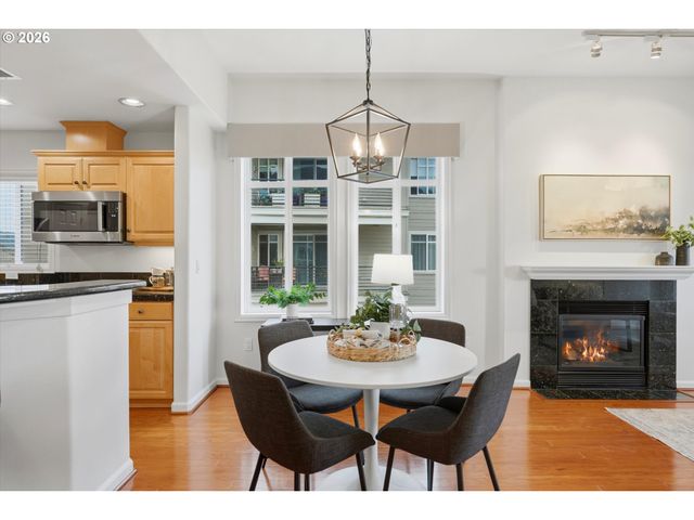 4884 Nw PROMENADE Ter 301, Portland, OR 97229