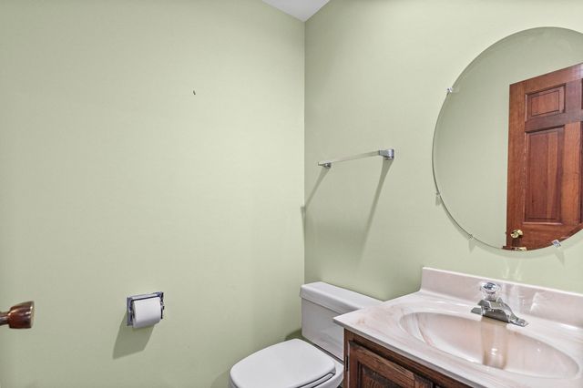 1525 N Kendal Court, Arlington Heights, IL 60004