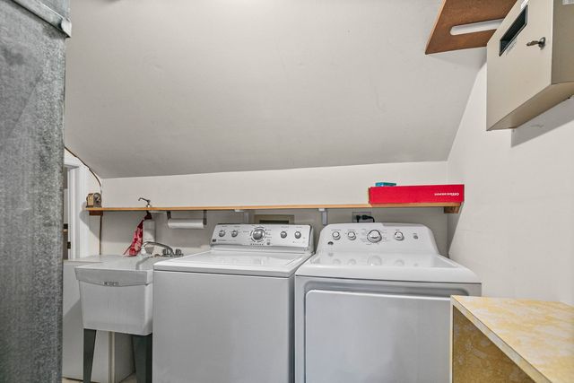 1525 N Kendal Court, Arlington Heights, IL 60004