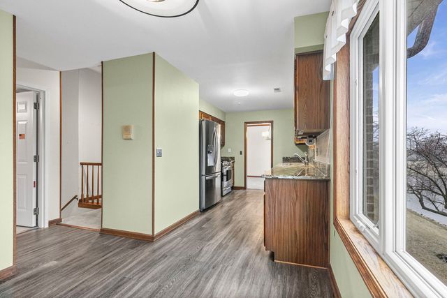 1525 N Kendal Court, Arlington Heights, IL 60004