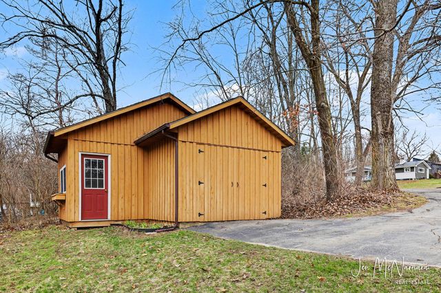 7245 Packer Drive NE, Belmont, MI 49306