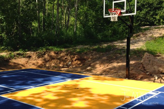 7245 Packer Drive NE, Belmont, MI 49306