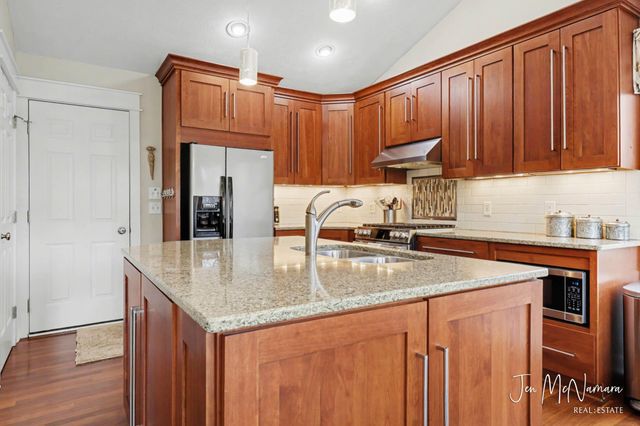 7245 Packer Drive NE, Belmont, MI 49306