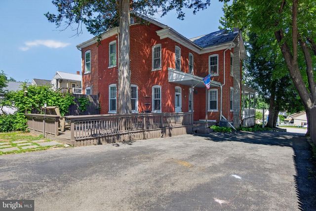 138 E NEW ST, Mountville, PA 17554
