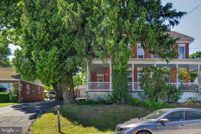138 E NEW ST, Mountville, PA 17554