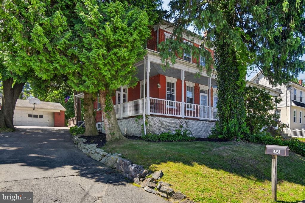 138 E NEW ST, Mountville, PA 17554