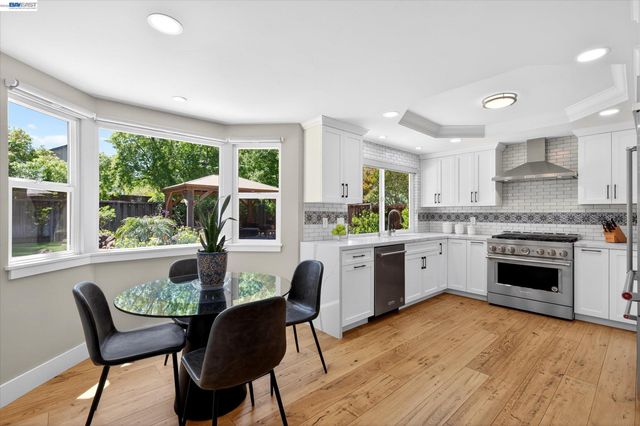515 Burns Cir, San Ramon, CA 94583