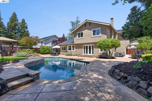515 Burns Cir, San Ramon, CA 94583