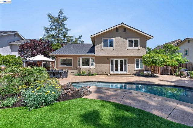 515 Burns Cir, San Ramon, CA 94583