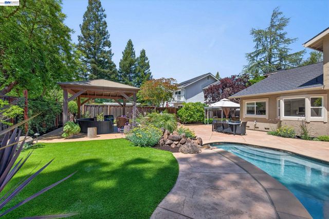 515 Burns Cir, San Ramon, CA 94583