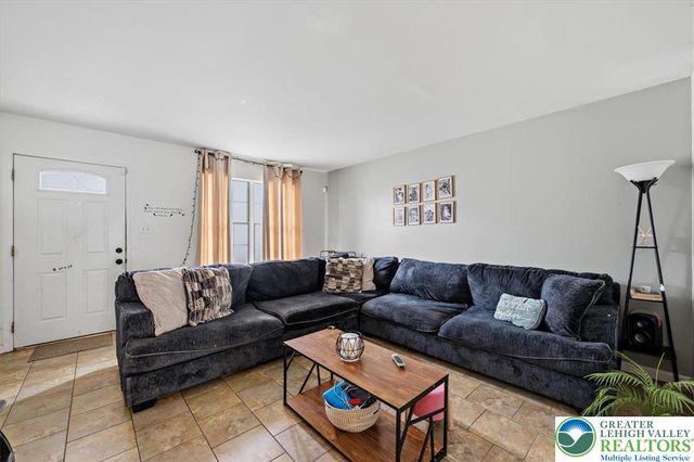 1220 South 8th Street, Allentown City, PA 18103