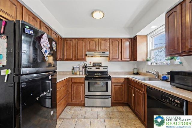 1220 South 8th Street, Allentown City, PA 18103