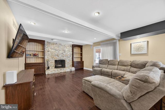 52 HAMPTON DR, Churchville, PA 18966