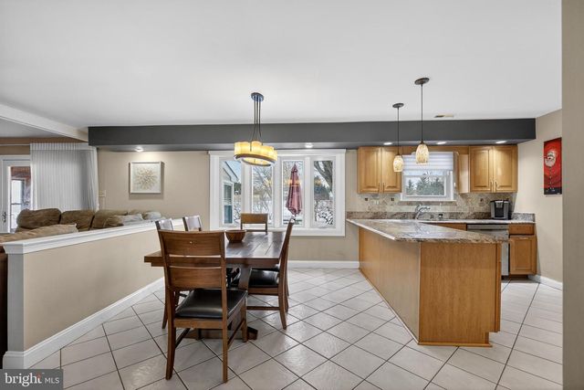 52 HAMPTON DR, Churchville, PA 18966