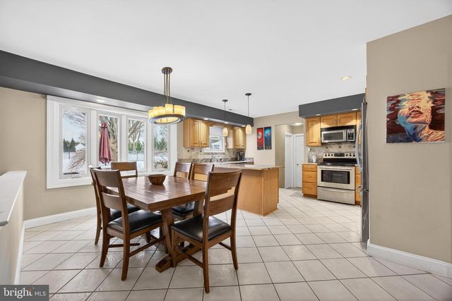 52 HAMPTON DR, Churchville, PA 18966