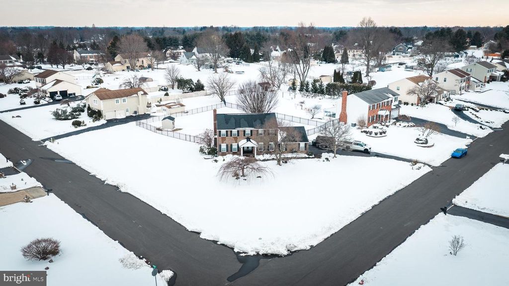 52 HAMPTON DR, Churchville, PA 18966