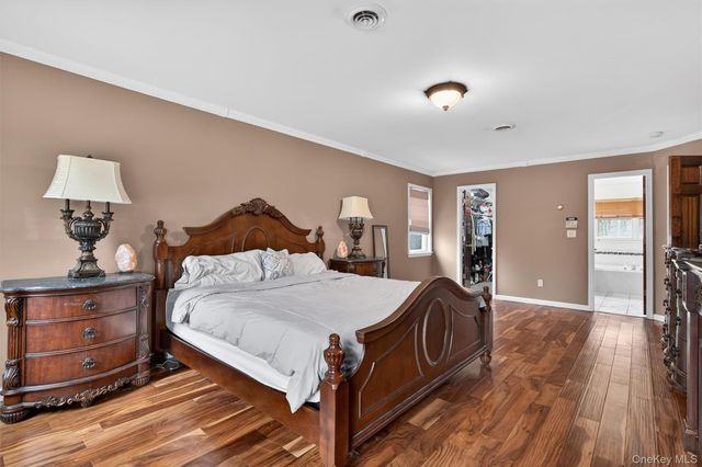 43 Greenwich Avenue, Central Valley, NY 10917