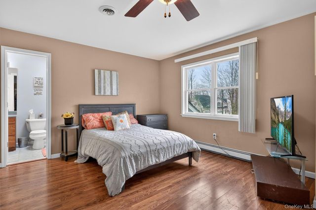 43 Greenwich Avenue, Central Valley, NY 10917