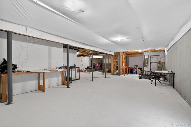 43 Greenwich Avenue, Central Valley, NY 10917