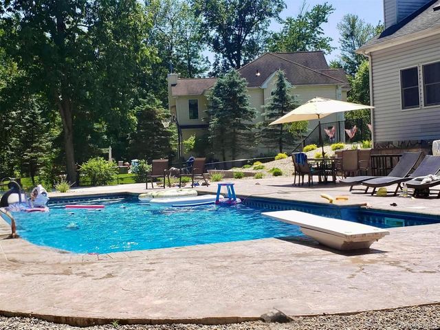 43 Greenwich Avenue, Central Valley, NY 10917