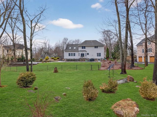 43 Greenwich Avenue, Central Valley, NY 10917