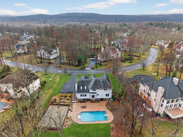 43 Greenwich Avenue, Central Valley, NY 10917