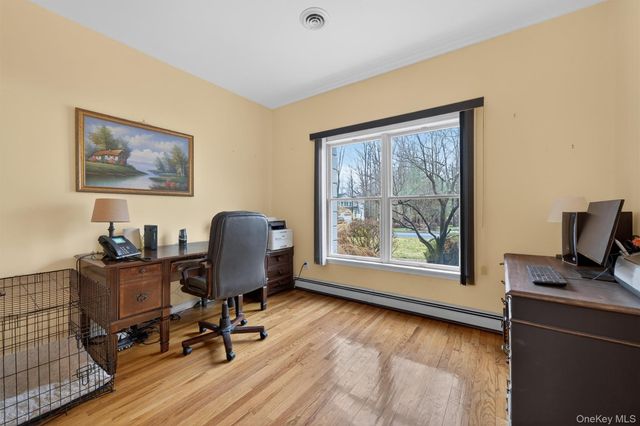 43 Greenwich Avenue, Central Valley, NY 10917