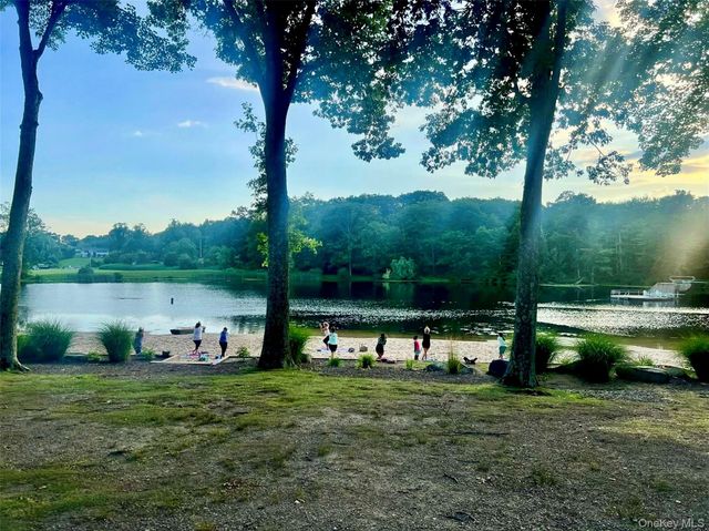 43 Greenwich Avenue, Central Valley, NY 10917