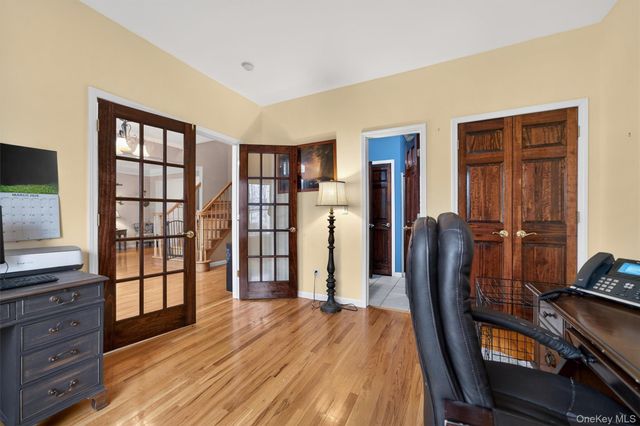 43 Greenwich Avenue, Central Valley, NY 10917