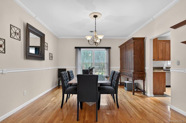 43 Greenwich Avenue, Central Valley, NY 10917