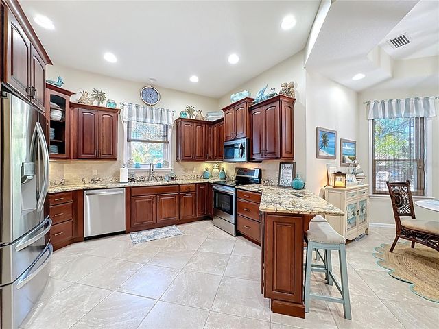 2044 84TH STREET CIRCLE NW, Bradenton, FL 34209