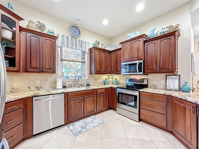 2044 84TH STREET CIRCLE NW, Bradenton, FL 34209