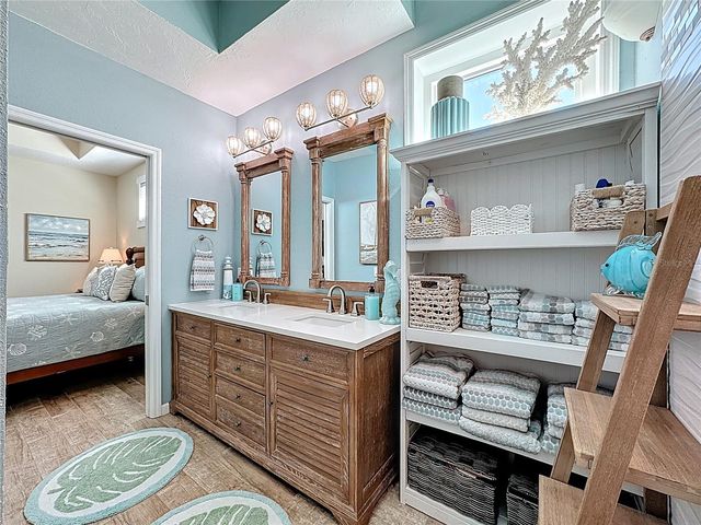 2044 84TH STREET CIRCLE NW, Bradenton, FL 34209