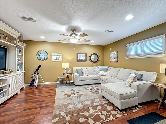 2044 84TH STREET CIRCLE NW, Bradenton, FL 34209