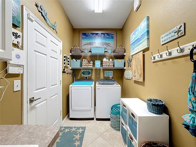 2044 84TH STREET CIRCLE NW, Bradenton, FL 34209