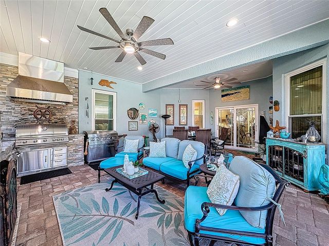 2044 84TH STREET CIRCLE NW, Bradenton, FL 34209