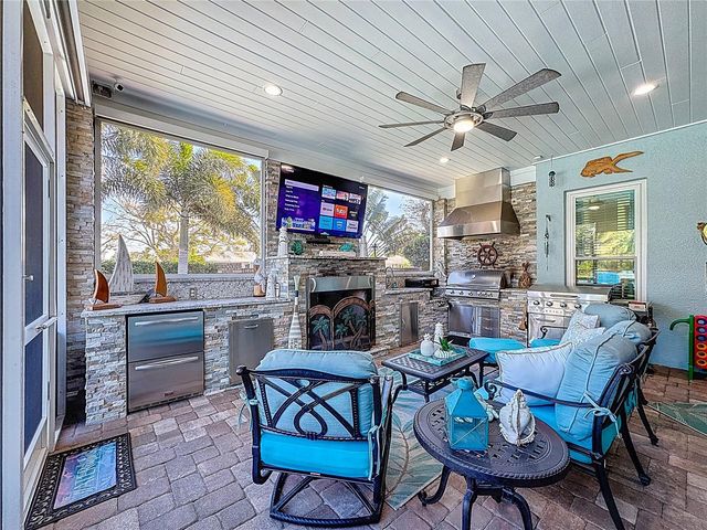 2044 84TH STREET CIRCLE NW, Bradenton, FL 34209