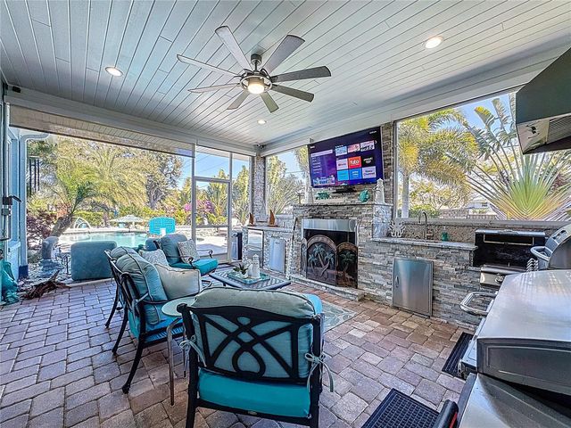 2044 84TH STREET CIRCLE NW, Bradenton, FL 34209