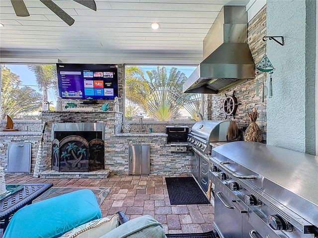 2044 84TH STREET CIRCLE NW, Bradenton, FL 34209