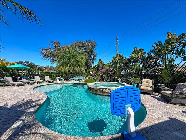 2044 84TH STREET CIRCLE NW, Bradenton, FL 34209