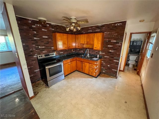 17 Sunset Drive, Martins Ferry, OH 43935