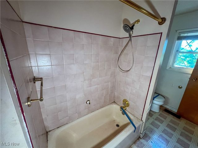 17 Sunset Drive, Martins Ferry, OH 43935