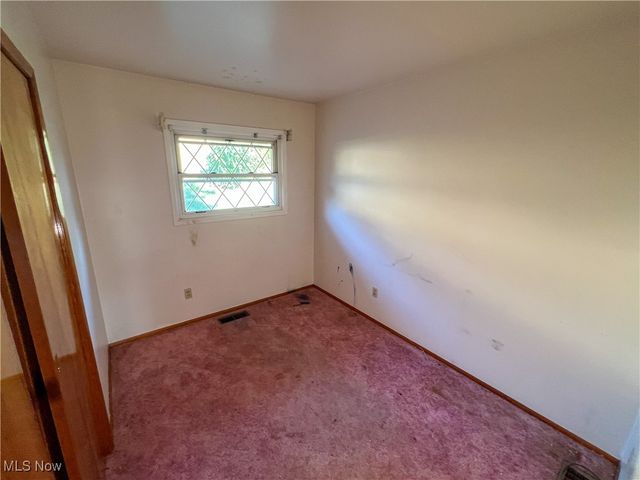 17 Sunset Drive, Martins Ferry, OH 43935